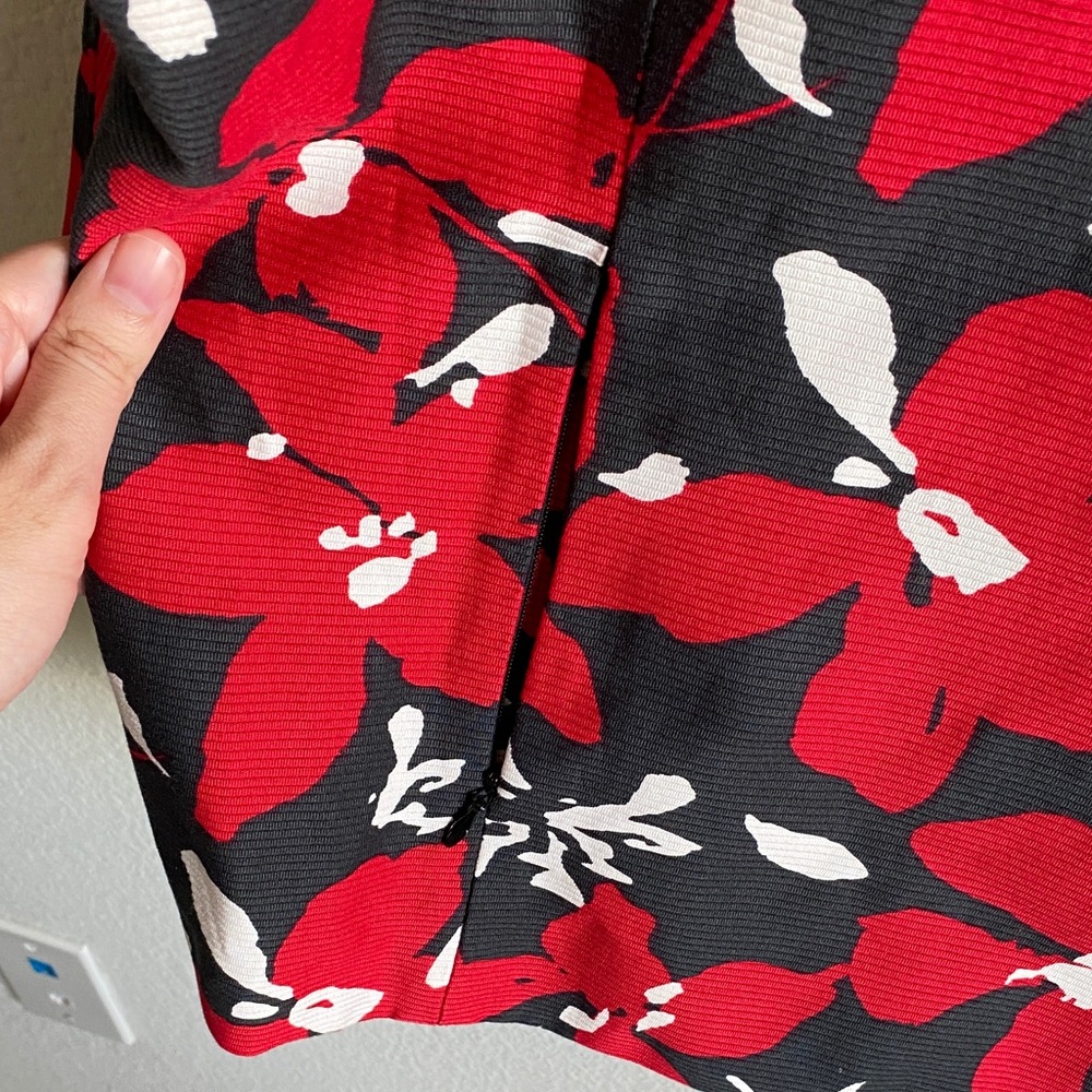 Anne Klein Red and Black Floral Blazer - Picture 6 of 16